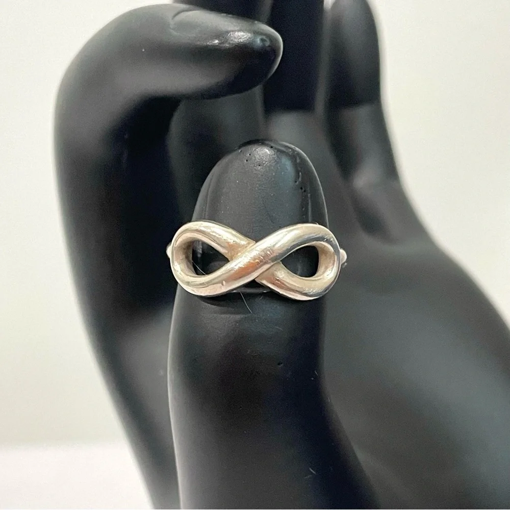 James Avery 925 Sterling Silver Infinity Ring